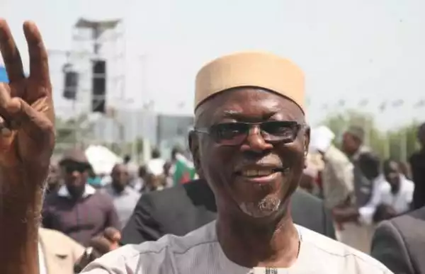 APC youths go against Oyegun, accuse him of betraying party